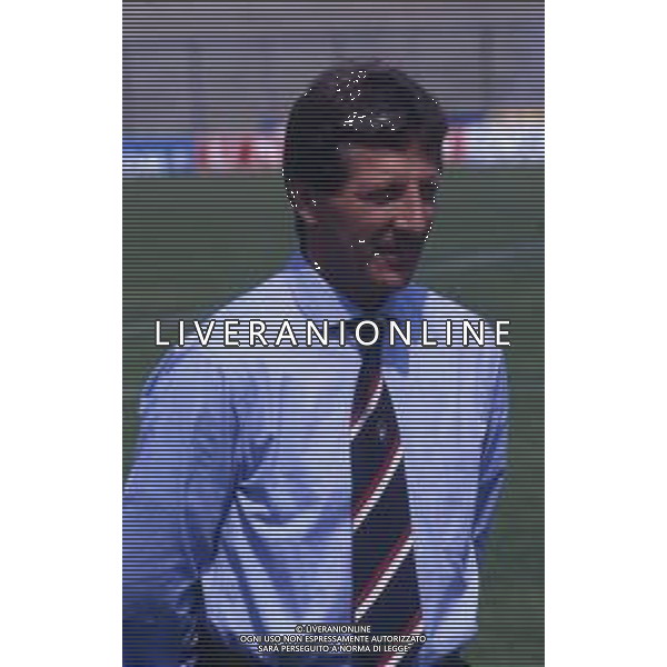 RETROSPETTIVA GIUSEPPE MATERAZZI ALLENATORE CALCIO NELLA FOTO GIUSEPPE MATERAZZI ALLENATORE DEL BARI CALCIO NELL\'ANNO 1994--1995 AG ALDO LIVERANI SAS 