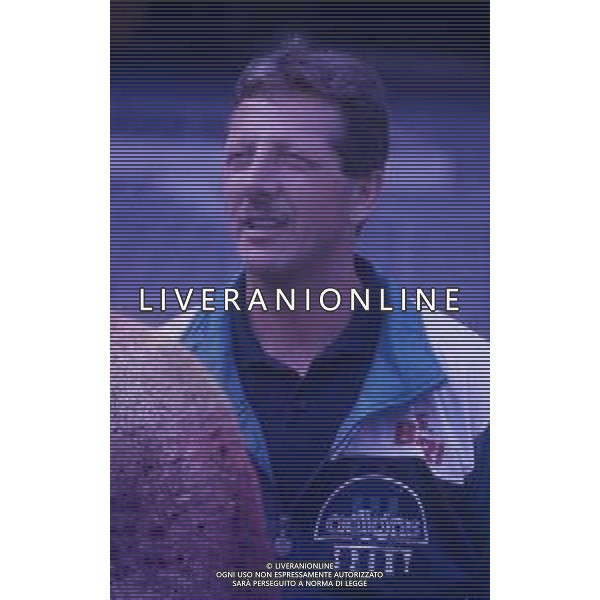 RETROSPETTIVA GIUSEPPE MATERAZZI ALLENATORE CALCIO NELLA FOTO GIUSEPPE MATERAZZI ALLENATORE DEL BARI CALCIO NELL\'ANNO 1994--1995 AG ALDO LIVERANI SAS 