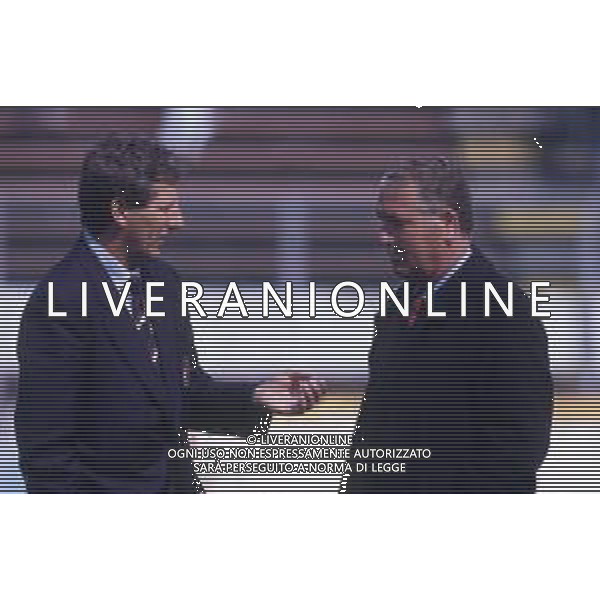 RETROSPETTIVA GIUSEPPE MATERAZZI ALLENATORE CALCIO NELLA FOTO GIUSEPPE MATERAZZI ALLENATORE DEL BARI CALCIO NELL\'ANNO 1994--1995 CON IL PRESIDENTE DEL BARI CALCIO VINCENZO MATARRESE AG ALDO LIVERANI SAS  