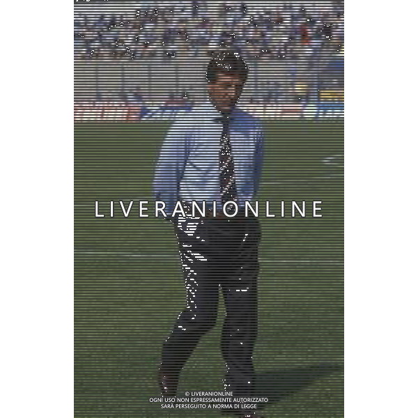 RETROSPETTIVA GIUSEPPE MATERAZZI ALLENATORE CALCIO NELLA FOTO GIUSEPPE MATERAZZI ALLENATORE DEL BARI CALCIO NELL\'ANNO 1994--1995 AG ALDO LIVERANI SAS 