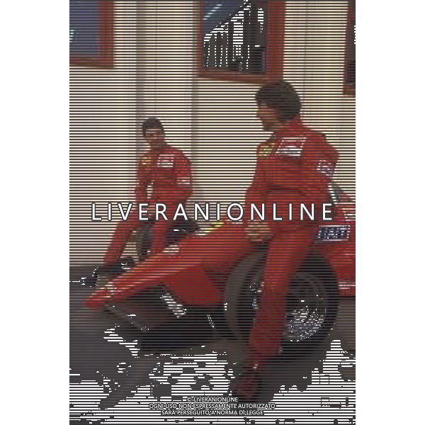 RETROSPETTIVA MICHELE ALBORETO PILOTA F1 NELLA FOTO MICHELE ALBORETO NELL\'ANNO 1984 CON RENE\' ARNOUX SULLA MONOPOSTO 126 C4 FERRARI AG ALDO LIVERANI SAS