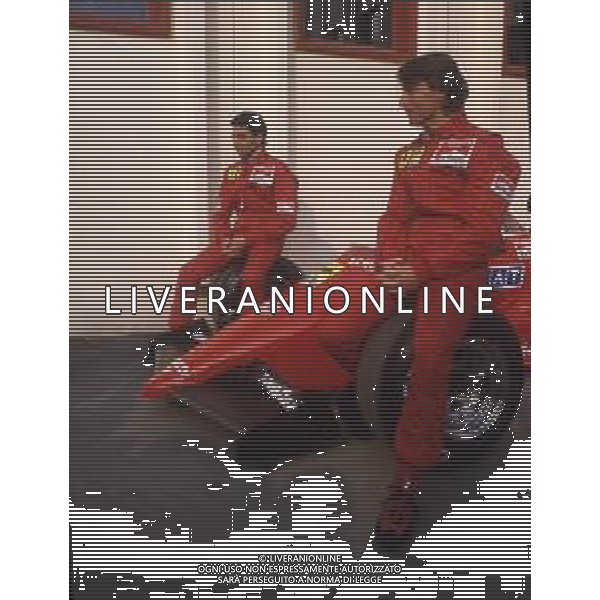 RETROSPETTIVA MICHELE ALBORETO PILOTA F1 NELLA FOTO MICHELE ALBORETO NELL\'ANNO 1984 CON RENE\' ARNOUX SULLA MONOPOSTO 126 C4 FERRARI AG ALDO LIVERANI SAS