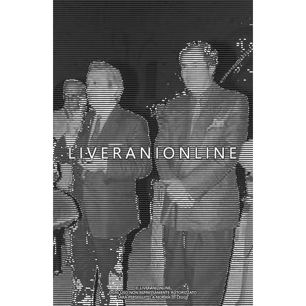 FESTIVAL DI TORRECHIARA (PARMA) 09.09.1988 NELLA FOTO IL REGISTA BERNARDO BERTOLUCCI CON IL SINDACO DI PARMA LAURO GROSSI ©JAMES SAVOIA / AGENZIA ALDO LIVERANI SAS