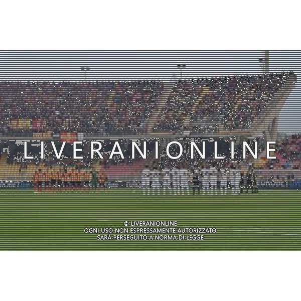 Minuto di Silenzio - Players of the two teams prior to the minute of silence in memory of the victims of Emilia Romagna flood during the Italian soccer Serie A match US Lecce vs Spezia Calcio on May 21, 2023 at Via del Mare Stadium in Lecce, Italy. Photo by Emmanuele Mastrodonato/ag. Aldo Liverani sas / AGENZIA ALDO LIVERANI SAS
