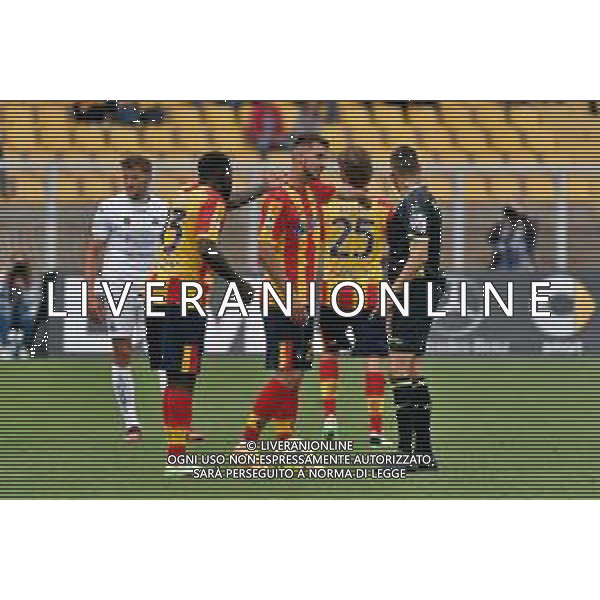 Proteste con arbitro - Remi Oudin (US Lecce) and Samuel Umtiti (US Lecce) protests with the referee Maurizio Mariani of Aprilia during the Italian soccer Serie A match US Lecce vs Spezia Calcio on May 21, 2023 at Via del Mare Stadium in Lecce, Italy. Photo by Emmanuele Mastrodonato/ag. Aldo Liverani sas / AGENZIA ALDO LIVERANI SAS