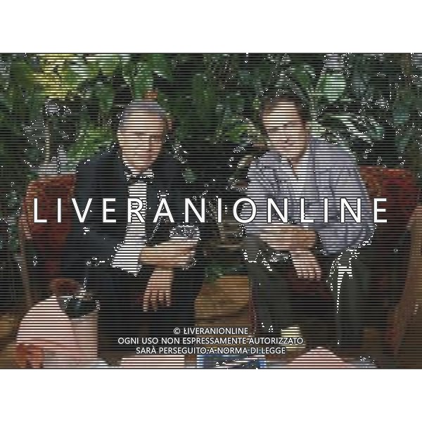 ARCHIVIO LIVERANI NELLA FOTO BERNARDO BERTOLUCCI ENZO TORTORA AG ALDO LIVERANI SASRETROSPETTIVA BERNARDO BERTOLUCCI REGISTA NELLA FOTO CON ENZO TORTORA NELL\'ANNO 1982 AG ALDO LIVERANI SAS