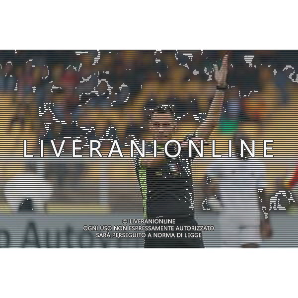 the referee Maurizio Mariani of Aprilia during the Italian soccer Serie A match US Lecce vs Spezia Calcio on May 21, 2023 at Via del Mare Stadium in Lecce, Italy. Photo by Emmanuele Mastrodonato/ag. Aldo Liverani sas ©Emmanuele Matrodonato / Agenzia Aldo Liverani Sas