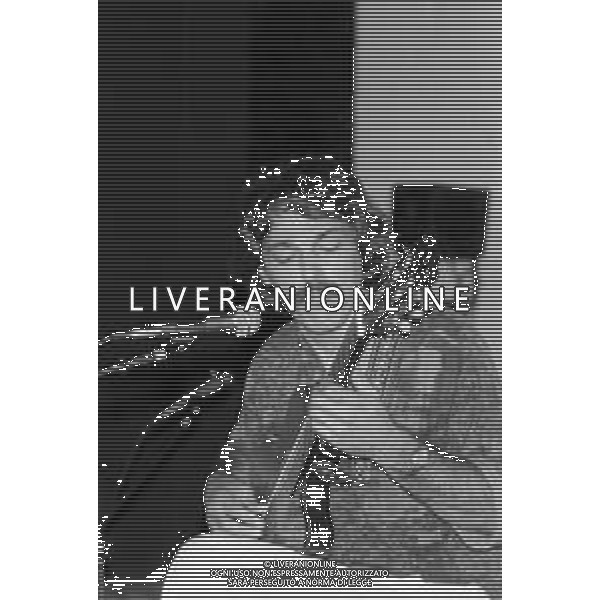 NG - RETROSPETTIVA TOQUINHO (pseudonimo di Antonio Pecci Filho) CANTANTE BRASILIANO NELLA FOTO MENTRE SI ESIBISCE A TEATRO NELL\'ANNO 1985 AG ALDO LIVERANI SAS