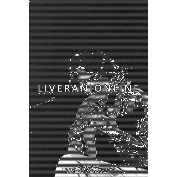 NG - RETROSPETTIVA TOQUINHO (pseudonimo di Antonio Pecci Filho) CANTANTE BRASILIANO NELLA FOTO MENTRE SI ESIBISCE A TEATRO NELL\'ANNO 1985 AG ALDO LIVERANI SAS