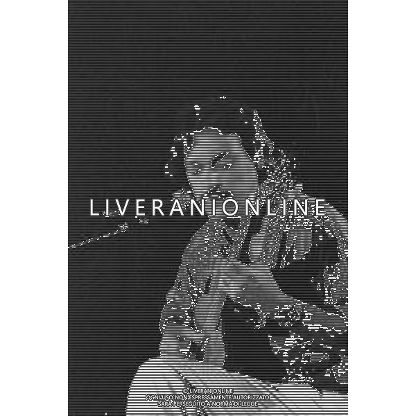 NG - RETROSPETTIVA TOQUINHO (pseudonimo di Antonio Pecci Filho) CANTANTE BRASILIANO NELLA FOTO MENTRE SI ESIBISCE A TEATRO NELL\'ANNO 1985 AG ALDO LIVERANI SAS