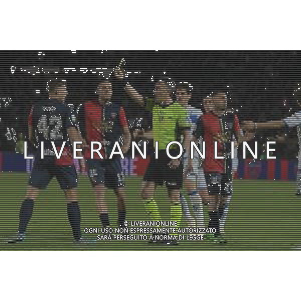 Stadio San Vito-Marulla in Cosenza Serie B 2022-2023 Playout gara d\'andata Cosenza-Brescia In foto: Arbitro Aurelliano ammonisce Voca ©Andrea Rosito/Agenzia Aldo Liverani Sas