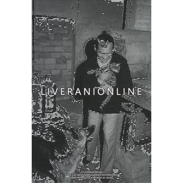 NEG-1972 SALSOMAGGIORE L\'EX PUGILE GIANCARLO GARBELLI NELLA SUA TENUTA DI CAMPAGNA TRA AGRICOLTURA E DOVE DIPINGE QUADRI AG ALDO LIVERANI SAS