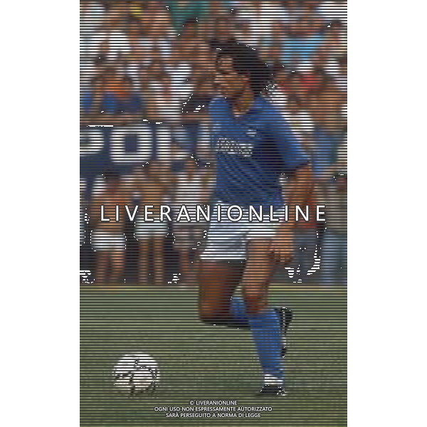 RETROSPETTIVA ANDREA CARNEVALE CALCIATORE NELLA FOTO CON LA MAGLIA DEL NAPOLI CALCIO AG ALDO LIVERANI SAS