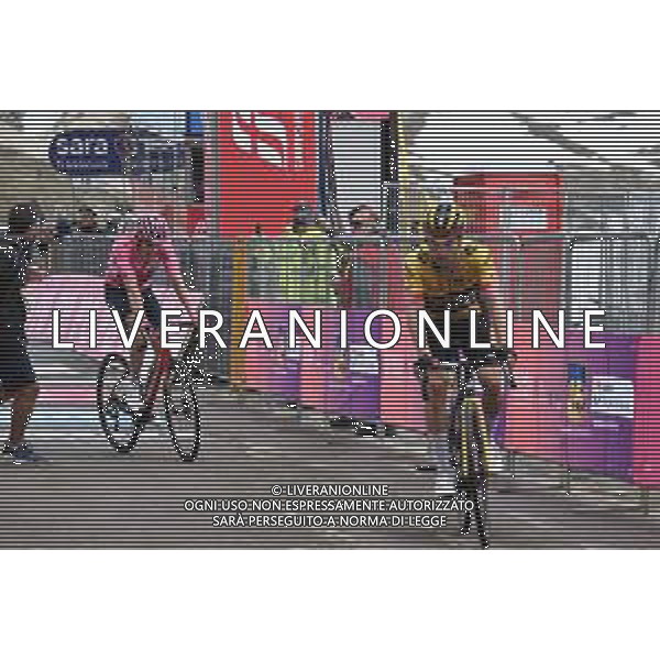 26-05-2023 Giro D\'italia; Tappa 19 Longarone - Tre Cime Di Lavaredo; 2023, Ineos Grenadiers; 2023, Jumbo - Visma; Geraint, Thomas; Roglic, Primoz; Tre Cime Di Lavaredo; ©SIROTTI / AGENZIA ALDO LIVERANI SAS
