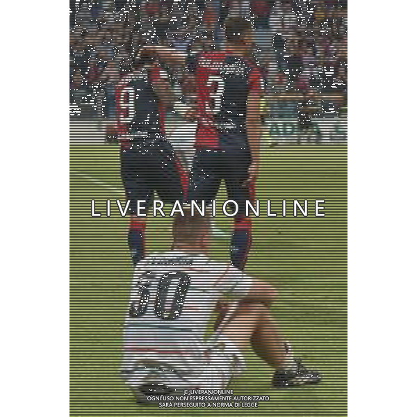 275-2023. Cagliari Calcio-Venezia F.C. Gara preliminare play off BKT 2022/2023, stadio Unipol Domus Cagliari. Foto Salvatore Moi/Aldo Liverani s.a.s. Nella foto: esultanza di Gianluca Lapadula Cagliari, Edoardo Goldaniga Cagliari, Michael Svoboda Venezia delusione ©MOI / AGENZIA ALDO LIVERANI SAS