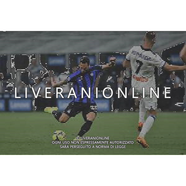 Hakan Calhanoglu (Inter) vicino al gol del 3 a 1 con un tiro da fuori area Inter vs Atalanta Milano 27-05-2023 Stadio Giuseppe Meazza - San Siro Campionato Serie A TIM - 37a giornata foto Roberto Garavaglia/ag. Aldo Liverani sas/ AGENZIA ALDO LIVERANI SAS
