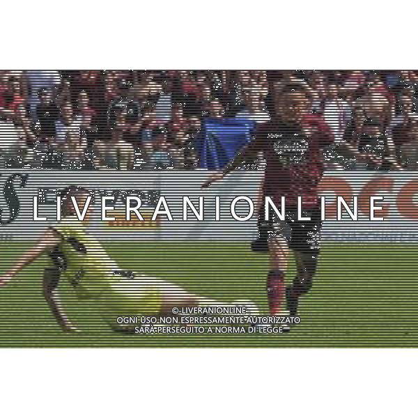 Stadio Arechi- Salerno Seria A 2022-2023 Salernitana-Udinese In foto: Pasquale Mazzocchi chiuso da Adam Masina FOTO ANDREA ROSITO-AG ALDO LIVERANI SAS