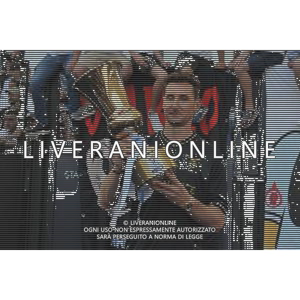 Lazio vs Cremonese Campionato Serie A TIM - 37 Giornata - Stadio Olimpico - Roma 28-05-2023 nella foto Miroslav Klose con la coppa italia vinta nel 2013 ©Federico Gaetano / AGENZIA ALDO LIVERANI SAS