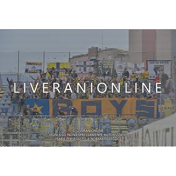 30-5-2023. Cagliari Calcio-Parma Calcio. Gara andata semifinale play off BKT 2022/2023, stadio Unipol Domus Cagliari. Foto Salvatore Moi/Aldo Liverani s.a.s. Nella foto: Tifosi del Parma Calcio in trasferta, nel settore ospiti dello stadio Unipol Domus di Cagliari. ©MOI SALVATORE / Agenzia Aldo Liverani Sas