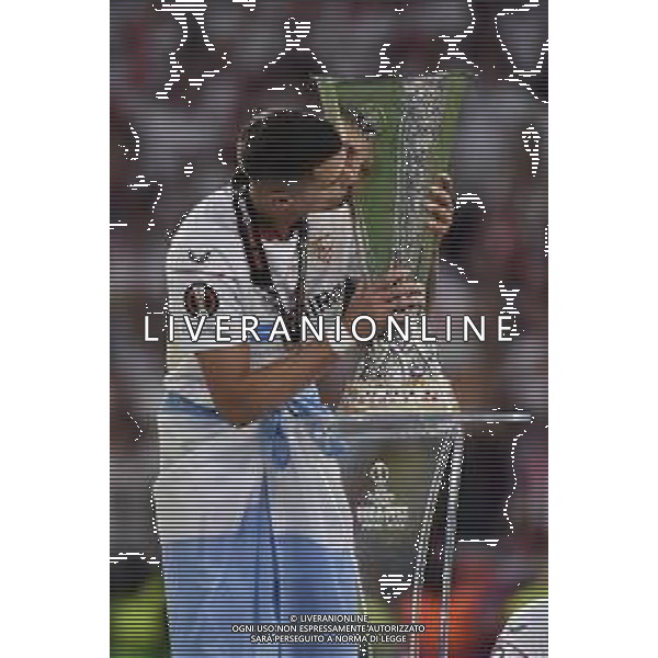 TVRG Erik Manuel Lamela Cordero (Siviglia) - premiazione - con la coppa Siviglia vs Roma Budapest (HUN) 31-05-2023 Puskas Arena Finale UEFA Europa League foto Roberto Garavaglia/ag. Aldo Liverani sas / Agenzia Aldo Liverani Sas