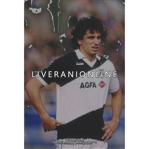 RETROSPETTIVA ANDREA CARNEVALE CALCIATORE NELLA FOTO CON LA MAGLIA DELL\'UDINESE CALCIO NELL\'ANNO 1985-1986 AG ALDO LIVERANI SAS