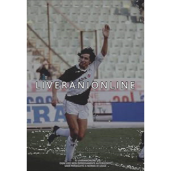 RETROSPETTIVA ANDREA CARNEVALE CALCIATORE NELLA FOTO CON LA MAGLIA DELL\'UDINESE CALCIO NELL\'ANNO 1985-1986 AG ALDO LIVERANI SAS