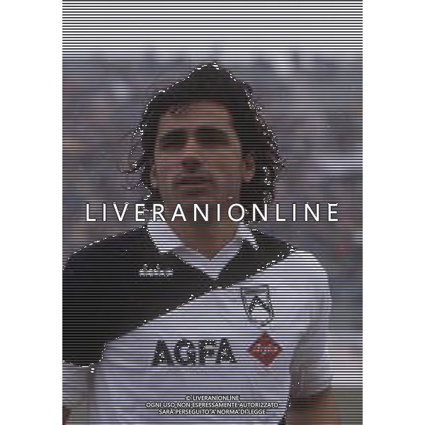 RETROSPETTIVA ANDREA CARNEVALE CALCIATORE NELLA FOTO CON LA MAGLIA DELL\'UDINESE CALCIO AG ALDO LIVERANI SAS