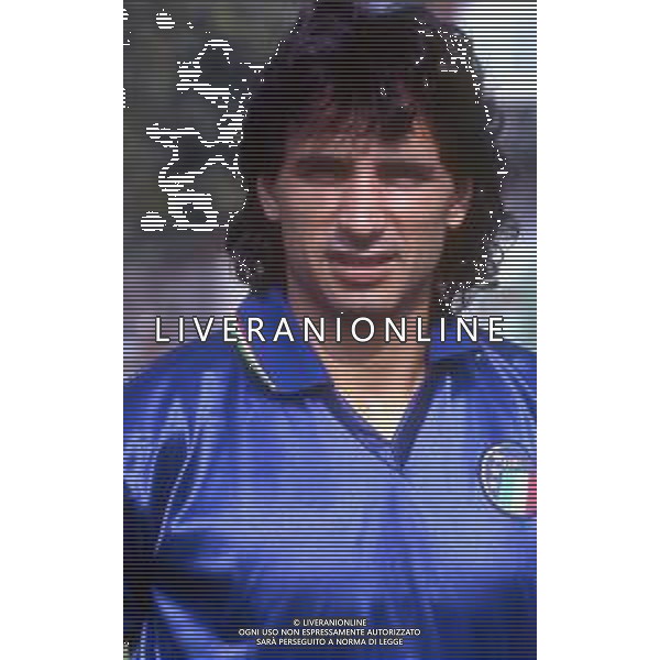 RETROSPETTIVA ANDREA CARNEVALE CALCIATORE NELLA FOTO ANDREA CARNEVALE CON LA MAGLIA DELLA NAZIONALE ITALIANA AG ALDO LIVERANI SAS