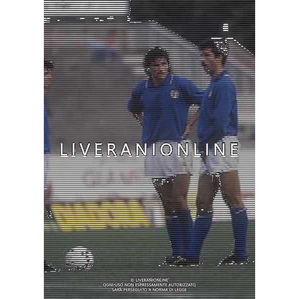 RETROSPETTIVA ANDREA CARNEVALE CALCIATORE NELLA FOTO ANDREA CARNEVALE CON LA MAGLIA DELLA NAZIONALE ITALIANA CON PIETRO PAOLO VIRDIS AG ALDO LIVERANI SAS