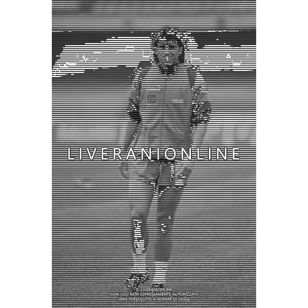 Neg- RETROSPETTIVA ANDREA CARNEVALE CALCIATORE NELLA FOTO IN ALLENAMENTO CON LA MAGLIA DELLA NAZIONALE ITALIANA NELL\'ANNO 1989 AG ALDO LIVERANI SAS