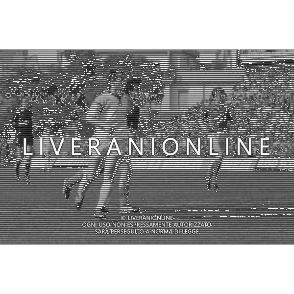 Neg- RETROSPETTIVA ANDREA CARNEVALE CALCIATORE NELLA FOTO CON LA MAGLIA DELLA NAZIONALE ITALIANA NELLA PARTITA AMICHEVOLE CONTRO L\'UNGHERIA A TARANTO IL 26.04.1989 - ESULTANZA DOPO IL GOL AG ALDO LIVERANI SAS