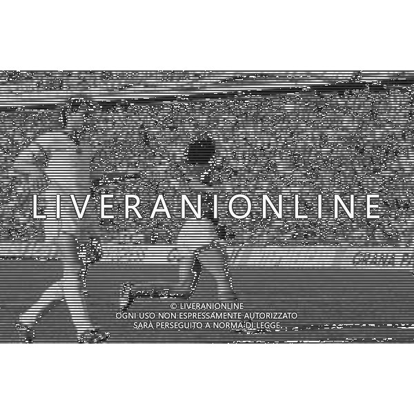 Neg- RETROSPETTIVA ANDREA CARNEVALE CALCIATORE NELLA FOTO CON LA MAGLIA DELLA NAZIONALE ITALIANA NELLA PARTITA AMICHEVOLE CONTRO L\'UNGHERIA A TARANTO IL 26.04.1989 - ESULTANZA DOPO IL GOL AG ALDO LIVERANI SAS
