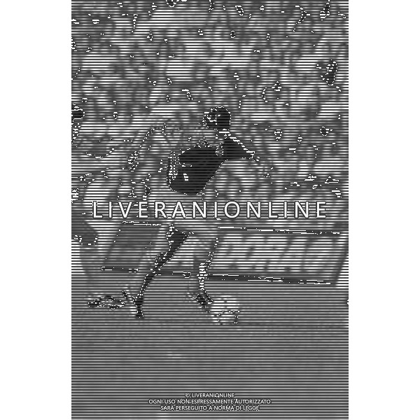 Neg- RETROSPETTIVA ANDREA CARNEVALE CALCIATORE NELLA FOTO CON LA MAGLIA DELLA NAZIONALE ITALIANA NELLA PARTITA AMICHEVOLE CONTRO L\'UNGHERIA A TARANTO IL 26.04.1989 AG ALDO LIVERANI SAS