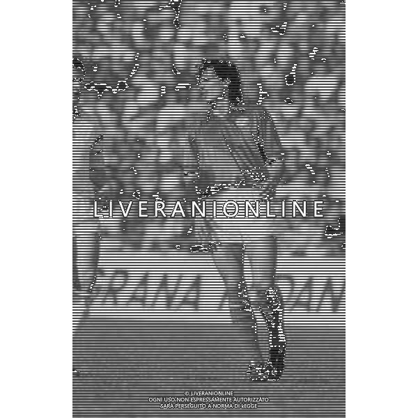 Neg- RETROSPETTIVA ANDREA CARNEVALE CALCIATORE NELLA FOTO CON LA MAGLIA DELLA NAZIONALE ITALIANA NELLA PARTITA AMICHEVOLE CONTRO L\'UNGHERIA A TARANTO IL 26.04.1989 AG ALDO LIVERANI SAS