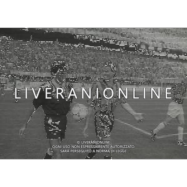 NEG-18-04-1992 MILANO CAMPIONATO DI CALCIO SERIE A MILAN-INTER 1-0 NELLA FOTO L\'ARBITRO GRAZIANO CESARI E MARCELLO MONTANARI AG ALDO LIVERANI SAS