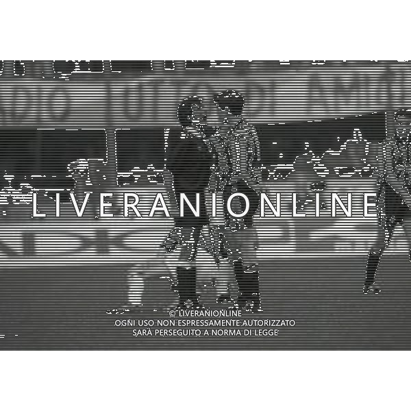 NEG-18-04-1992 MILANO CAMPIONATO DI CALCIO SERIE A MILAN-INTER 1-0 NELLA FOTO L\'ARBITRO GRAZIANO CESARI DISCUTE CON NICOLA BERTI AG ALDO LIVERANI SAS