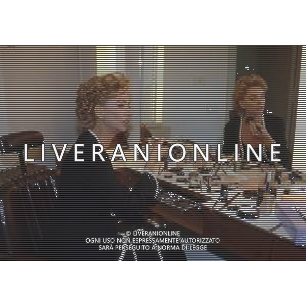 RETROSPETTIVA ENRICA BONACCORTI CONDUTTRICE TELEVISIVA NELLA FOTO CONDUTTRICE TELEVISIVA DI \'CUORI D\'ORO\' NELL\'ANNO 1995 AG ALDO LIVERANI SAS