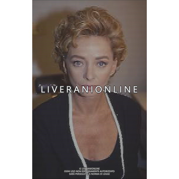RETROSPETTIVA ENRICA BONACCORTI CONDUTTRICE TELEVISIVA NELLA FOTO CONDUTTRICE TELEVISIVA DI \'CUORI D\'ORO\' NELL\'ANNO 1995 AG ALDO LIVERANI SAS