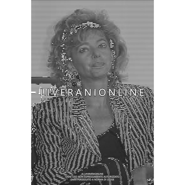 Neg- RETROSPETTIVA ENRICA BONACCORTI CONDUTTRICE TELEVISIVA NELLA FOTO A MILANO NELL\'ANNO 1988 AG ALDO LIVERANI SAS