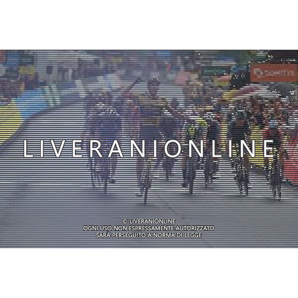 04-06-2023 Criterium Du Dauphine Libere; Tappa 01 Chambon Sur Lac - Chambon Sur Lac; 2023, Jumbo - Visma; 2023, Uae Emirates; 2023, Intermarche - Circus Wanty; Laporte, Christophe; Trentin, Matteo; Herregodts, Rune; Chambon Sur Lac; ©SIROTTI / AGENZIA ALDO LIVERANI SAS