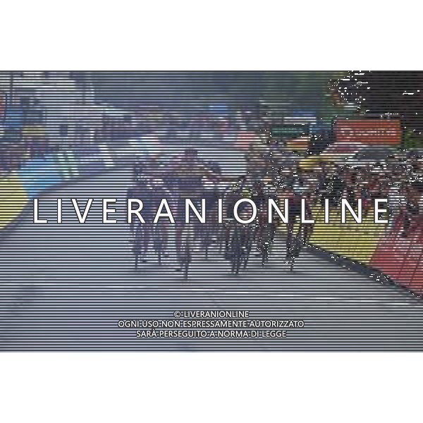 04-06-2023 Criterium Du Dauphine Libere; Tappa 01 Chambon Sur Lac - Chambon Sur Lac; 2023, Jumbo - Visma; 2023, Uae Emirates; 2023, Intermarche - Circus Wanty; Laporte, Christophe; Trentin, Matteo; Herregodts, Rune; Chambon Sur Lac; ©SIROTTI / AGENZIA ALDO LIVERANI SAS