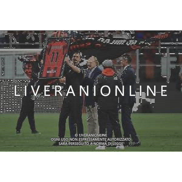 saluto Zlatan Ibrahimovic (Milan) Milan vs Hellas Verona Milano 04-06-2023 Stadio Giuseppe Meazza - San Siro Campionato Serie A TIM - 38a giornata foto Roberto Garavaglia/ag. Aldo Liverani sas / AGENZIA ALDO LIVERANI SAS