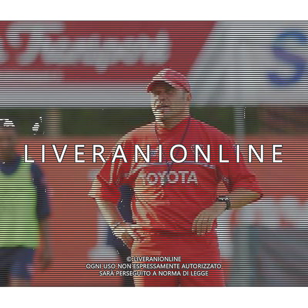 VANTAA (FINLANDIA) 25/07/2003 TERZO TURNO INTERTOTO 003ALLIANSSI-PERUGIA ALLENAMENTO NELLA FOTO: COSMI DIRIGE L\'ALLENAMENTO SUL CAMPO FINLANDESE* FOTO 1905/ROBERTO SETTONCE/ALDO LIVERANI S.A.S.