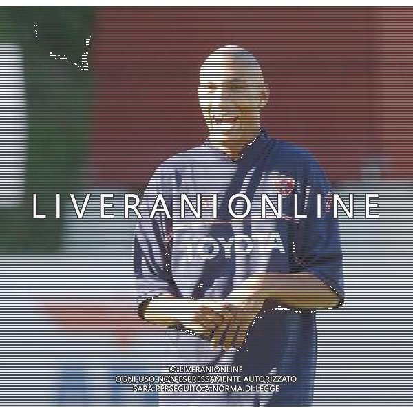 VANTAA (FINLANDIA) 25/07/2003 TERZO TURNO INTERTOTO 003ALLIANSSI-PERUGIA ALLENAMENTO NELLA FOTO: JAY BOTHROYD E\' FELICE DEL SUO AVVIO CON IL PERUGIA* FOTO 1905/ROBERTO SETTONCE/ALDO LIVERANI S.A.S.