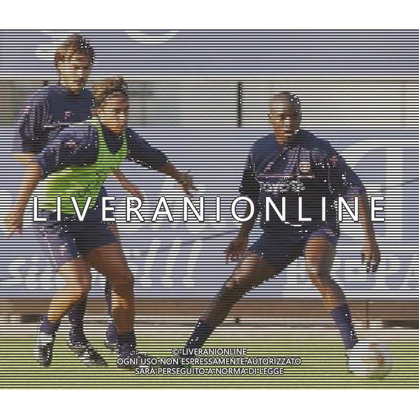 VANTAA (FINLANDIA) 25/07/2003 TERZO TURNO INTERTOTO 003ALLIANSSI-PERUGIA ALLENAMENTO NELLA FOTO:MAX FUSANI IN DUELLO CON ALIOUI* FOTO 1905/ROBERTO SETTONCE/ALDO LIVERANI S.A.S.