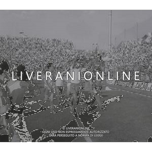 NEG- 15-06-1994 CREMONA SPAREGGIO PER LA PROMOZIONE IN SERIE A PADOVA-CESENA 2-1 NELLA FOTO MAURO SANDREANI A FINE GARA FESTEGGIA LA PROMOZIONE IN SERIE A CON IL PADOVA CALCIO AG ALDO LIVERANI SAS