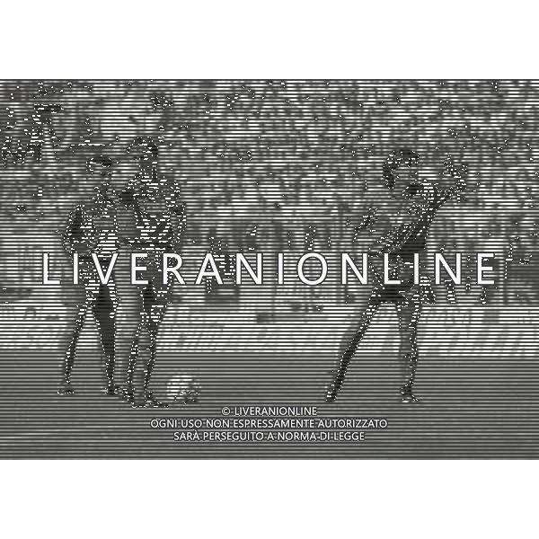 NEG- 15-06-1994 CREMONA SPAREGGIO PER LA PROMOZIONE IN SERIE A PADOVA-CESENA 2-1 NELLA FOTO GIUSEPPE GALDERISI E DAMIANO LONGHI AG ALDO LIVERANI SAS