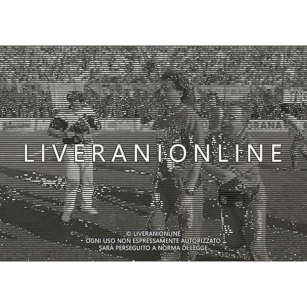 NEG- 15-06-1994 CREMONA SPAREGGIO PER LA PROMOZIONE IN SERIE A PADOVA-CESENA 2-1 NELLA FOTO MAURO SANDREANI A FINE GARA FESTEGGIA LA PROMOZIONE IN SERIE A CON IL PADOVA CALCIO AG ALDO LIVERANI SAS