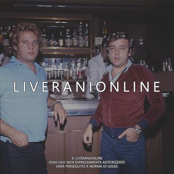 Col-RETROSPETTIVA COCHI PONZONI E RENATO POZZETTO ATTORI CANTANTI NELLA FOTO A VENEZIA NELL\'ANNO 1975 AG ALDO LIVERANI SAS