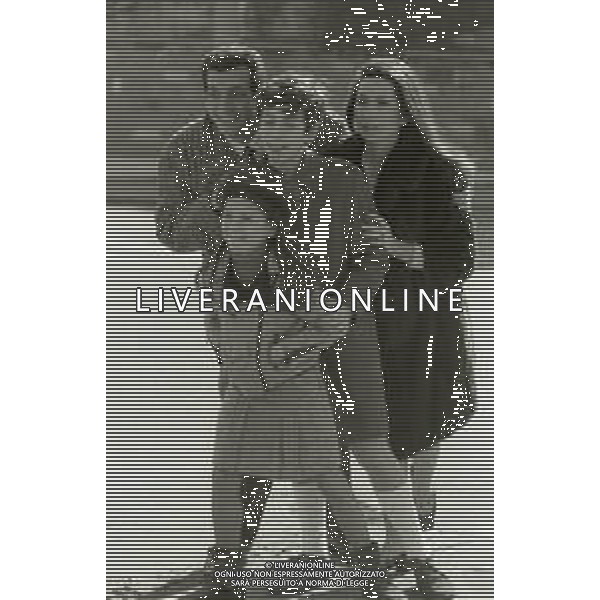 NEG-RETROSPETTIVA LUIGI VANNUCCHI ATTORE NELLA FOTO LUIGI VANNUCCHI A ROMA NELL\'ANNO 1968 CON LA FAMIGLIA FOTO PASCUTTINI-AG ALDO LIVERANI SAS 